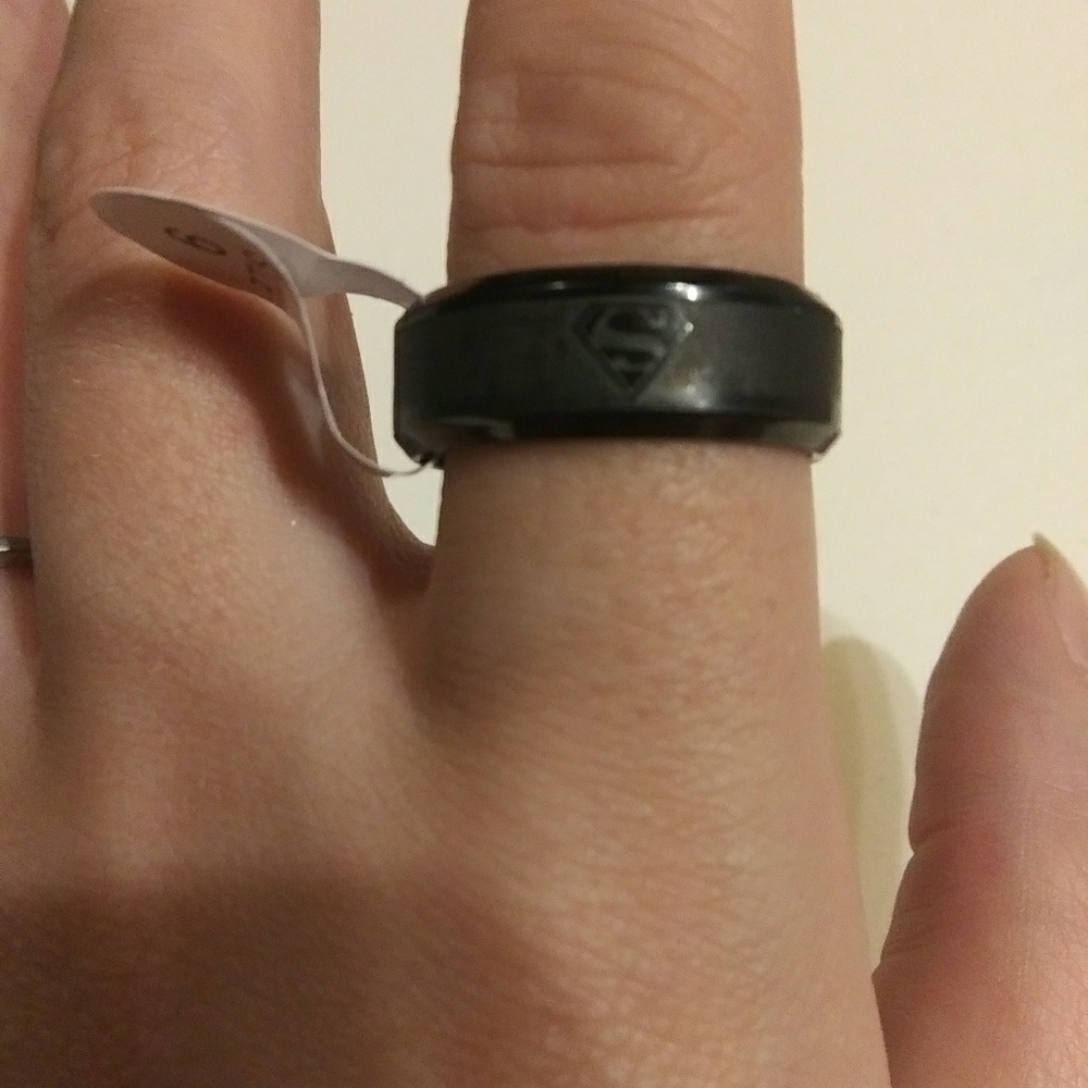 STAINLESS STEEL SUPERMAN RING - Picture 6 of 7